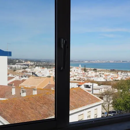 Alojamento de Acomodação e Pequeno-almoço Bela House *